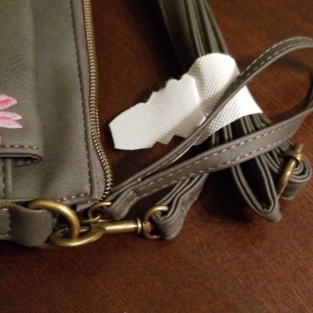 🆓️Gray Embroidered crossbody/wristlet - Picture 7 of 8